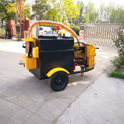 Crack Sealing with Dependable 100L Self Heating Asphalt Filler and High Configuration