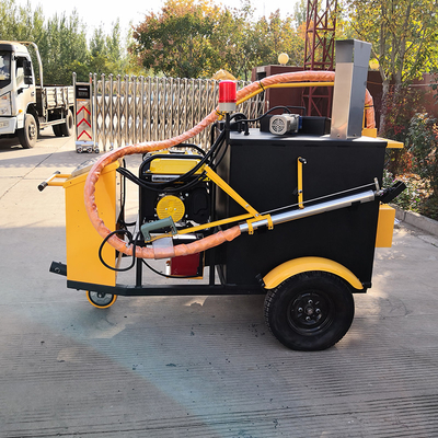 Crack Sealing with Dependable 100L Self Heating Asphalt Filler and High Configuration